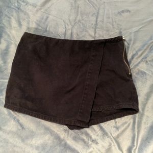 Silence + Noise black skort